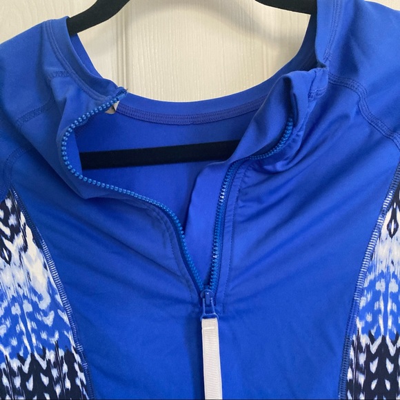 Athleta North Point Rashguard - Picture 2 of 6